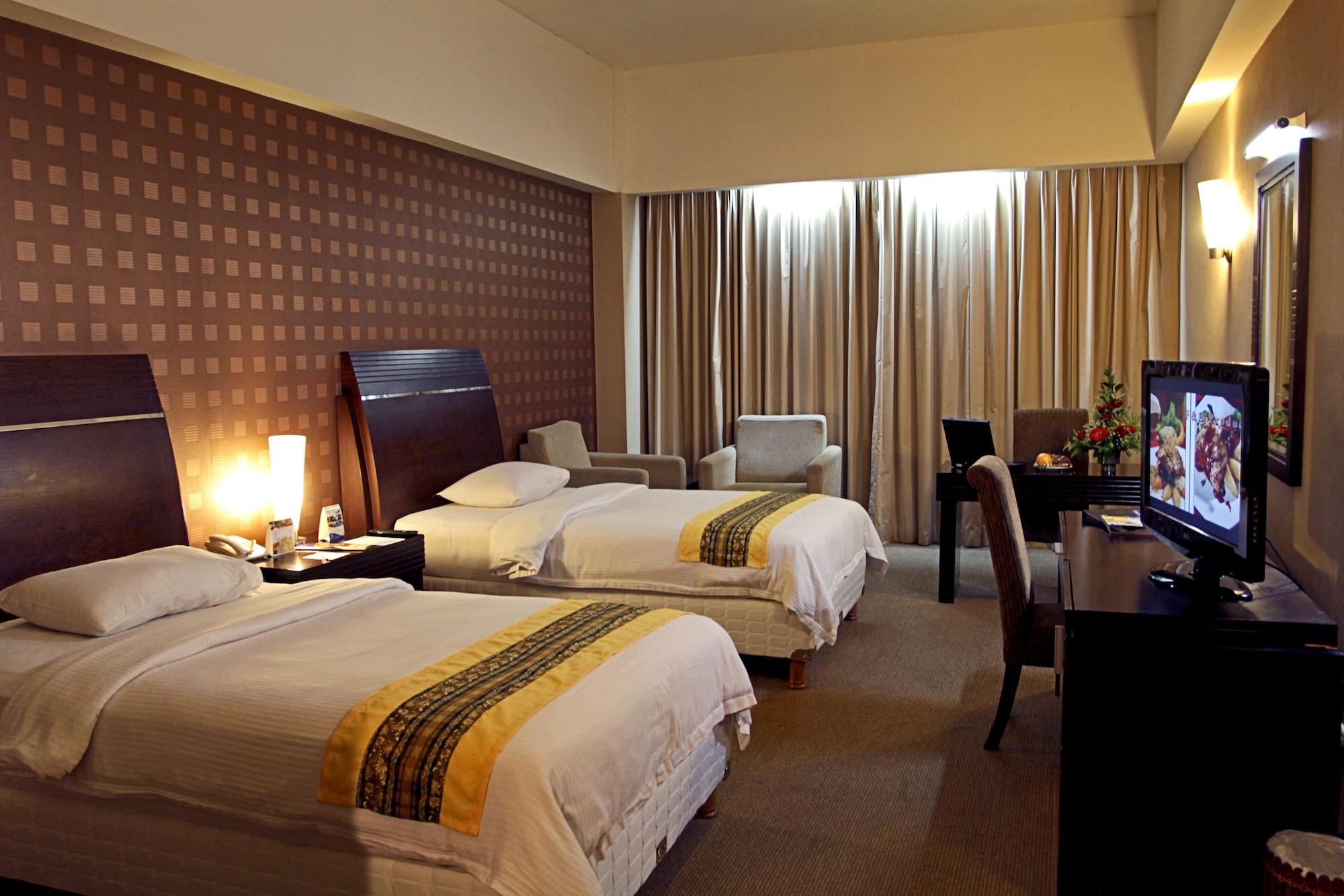 Grand Elite Hotel Pekanbaru Exterior photo