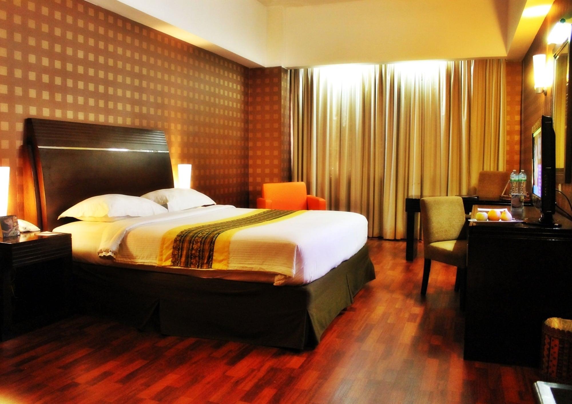 Grand Elite Hotel Pekanbaru Exterior photo