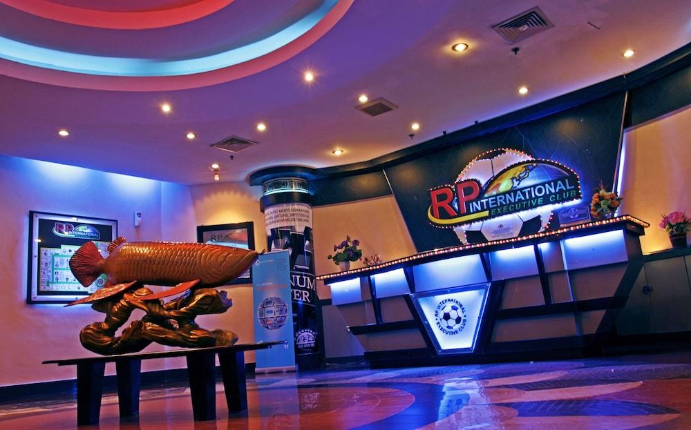 Grand Elite Hotel Pekanbaru Exterior photo