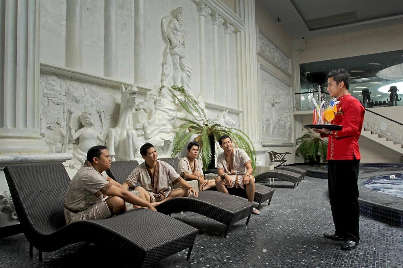 Grand Elite Hotel Pekanbaru Exterior photo